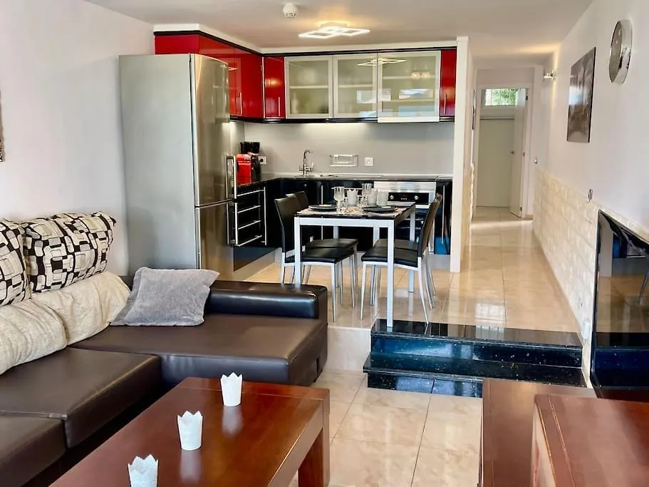 Tamaran 102 - Los Campos - Lux Garden Apt Near Dunes, Quiet-Central-Renovated San Bartolomé Apartman